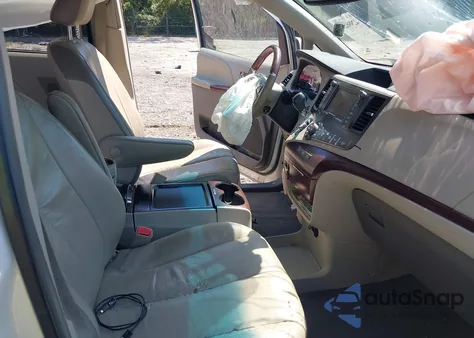 2011 Toyota Sienna Limited V6 из США, поврежденный, VIN 5TDYK3DCXBS152435